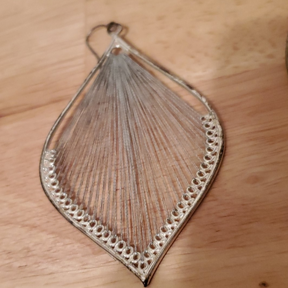 Large costume earrings - Picture 3 of 4